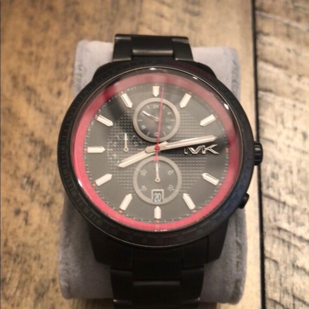 Michael Kors - Picture 1 of 1